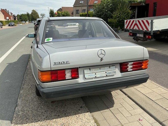 1984 mercedes-benz 190e personenauto - afbeelding 13 van  17