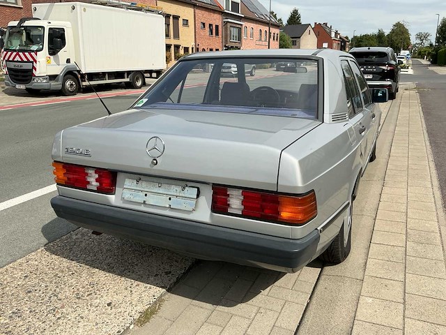 1984 mercedes-benz 190e personenauto - afbeelding 14 van  17