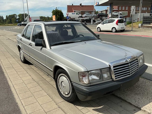 1984 mercedes-benz 190e personenauto - afbeelding 17 van  17