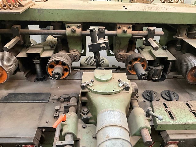 1984 weinig uniplan bewerkingscentra - quatre face - afbeelding 16 van  19