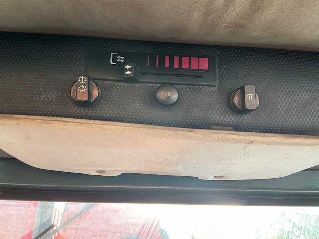 1984 zetor z7011 tweewielaangedreven landbouwtractor - afbeelding 4 van  20