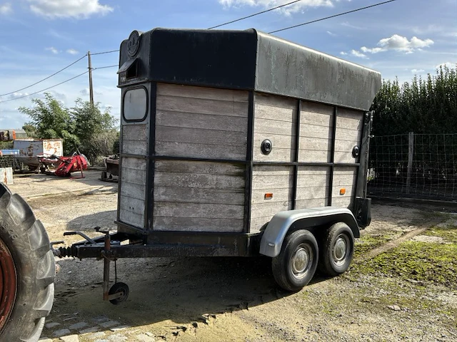1985 gdw 2500/4000 paarden aanhanwagen - afbeelding 1 van  24