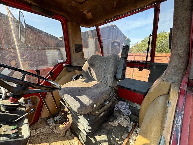 1985 international 1056 axlf vierwielaangedreven landbouwtractor - oldtimer - afbeelding 6 van  27