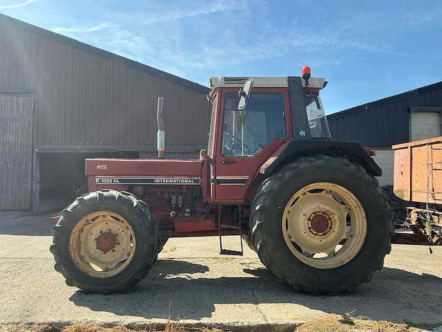 1985 international 1056 axlf vierwielaangedreven landbouwtractor - oldtimer - afbeelding 12 van  27