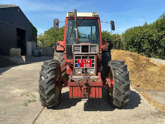 1985 international 1056 axlf vierwielaangedreven landbouwtractor - oldtimer - afbeelding 25 van  27