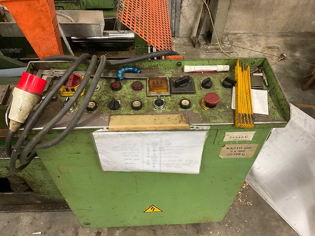 1985 kasto ebs 340 au beugelzaagmachine - afbeelding 2 van  8