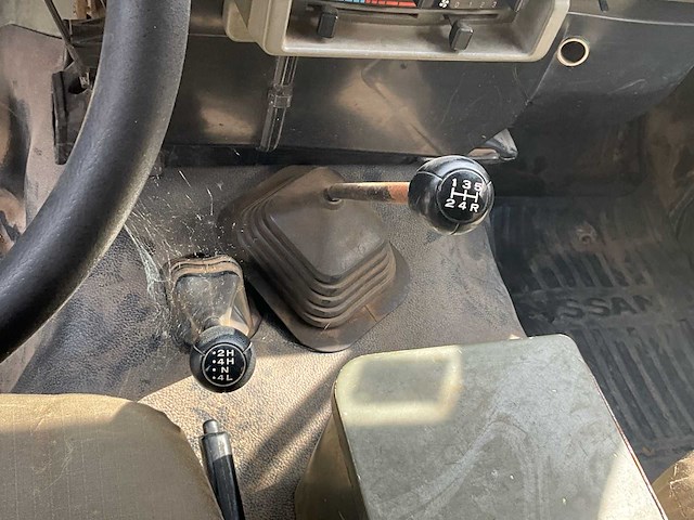1985 nissan patrol 3.3 6 cilinder - afbeelding 10 van  38