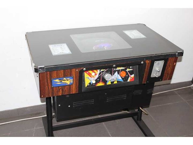 1986 - - speelautomaat - afbeelding 1 van  8