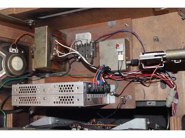 1986 - - speelautomaat - afbeelding 4 van  8