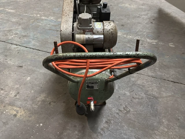 1986 creemers mobiel 220 luchtcompressor - afbeelding 9 van  10