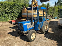 1986 iseki 4270 vierwielaangedreven tuinbouw tractor - afbeelding 1 van  17