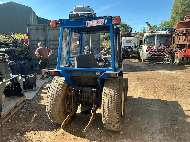 1986 iseki 4270 vierwielaangedreven tuinbouw tractor - afbeelding 13 van  17