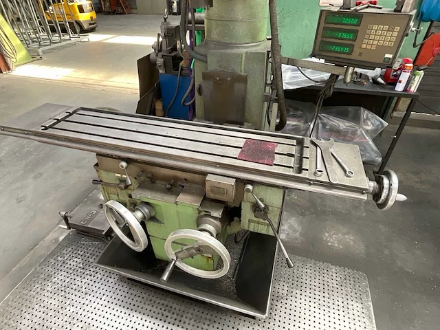 1986 tos kurim fnk 25a kniefreesmachine - afbeelding 12 van  13