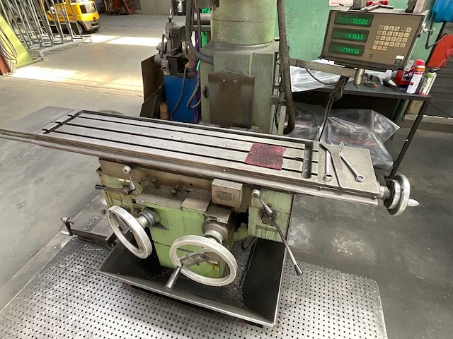 1986 tos kurim fnk 25a kniefreesmachine - afbeelding 12 van  13