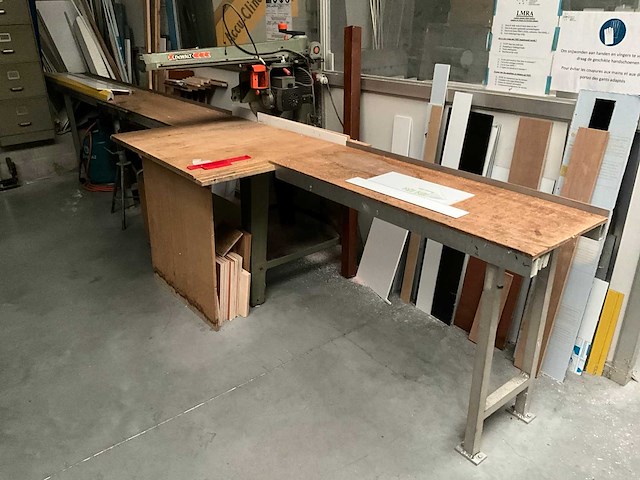 1987 dewalt dw8103 radiaalafkortzaagmachine - afbeelding 3 van  10