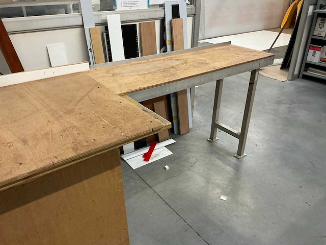 1987 dewalt dw8103 radiaalafkortzaagmachine - afbeelding 8 van  10