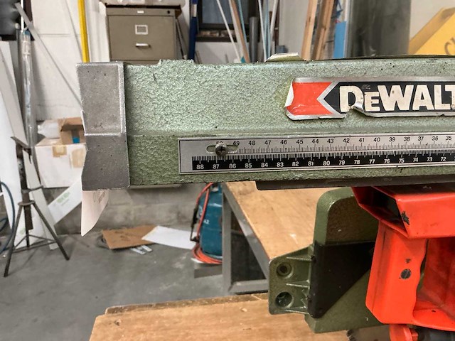 1987 dewalt dw8103 radiaalafkortzaagmachine - afbeelding 10 van  10