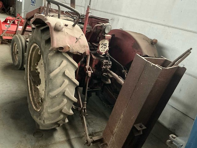 1987 international 453 oldtimer tractor - afbeelding 9 van  14
