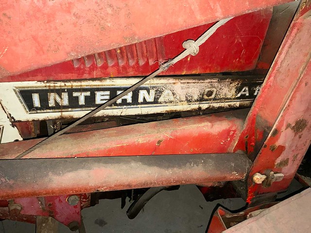 1987 international 453 oldtimer tractor - afbeelding 8 van  14