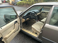 1987 mercdes-benz 250d oldtimer personenauto - afbeelding 2 van  15