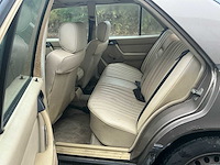 1987 mercdes-benz 250d oldtimer personenauto - afbeelding 6 van  15