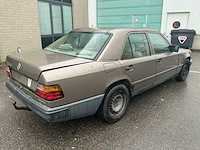 1987 mercdes-benz 250d oldtimer personenauto - afbeelding 12 van  15