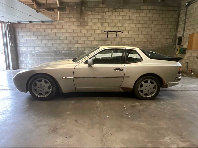 1987 porsche 944 turbo - oldtimer(unieke wagen) - afbeelding 12 van  28