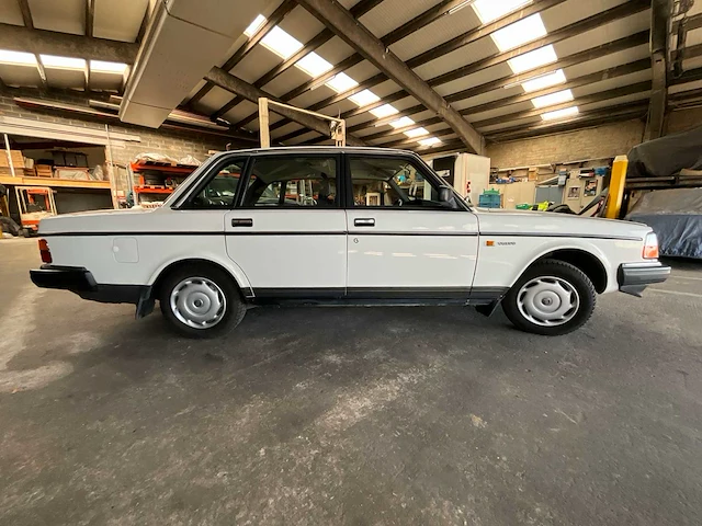1987 volvo 240 - afbeelding 45 van  51