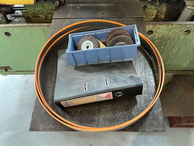 1988 behringer hbp 340n metalen horizontale bandzaagmachine - afbeelding 2 van  13