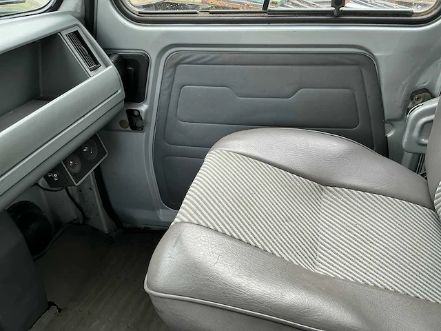 1988 peugeot j9 baeten pd4810 takelwagen oldtimer - afbeelding 15 van  34
