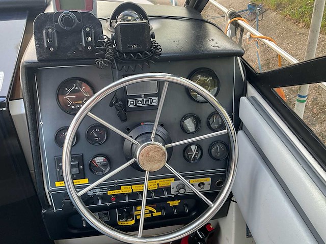 1988 regal ambassador 225xl mercruiser sportcruiser - afbeelding 40 van  74