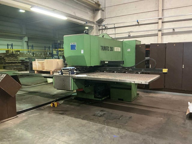 1988 trumpf trumatic 260 rotation ponsmachine - afbeelding 1 van  9
