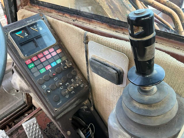 1989 case 688 wielgraafmachine - afbeelding 13 van  15