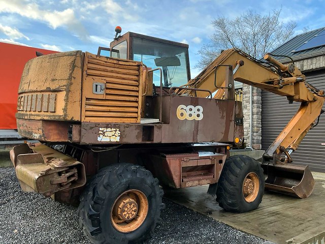 1989 case 688 wielgraafmachine - afbeelding 2 van  15