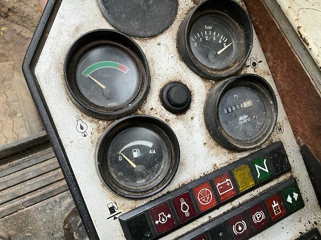 1989 liebherr a900b graaflaadmachine - 14 ton - met kentekenpapieren - afbeelding 18 van  29