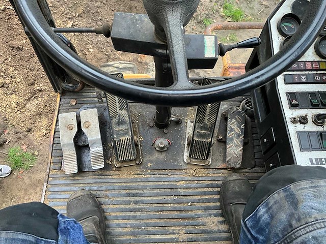 1989 liebherr a900b graaflaadmachine - 14 ton - met kentekenpapieren - afbeelding 19 van  29