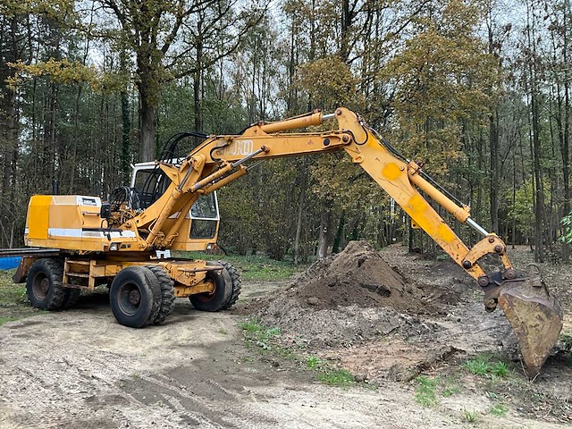 1989 liebherr a900b graaflaadmachine - 14 ton - met kentekenpapieren - afbeelding 1 van  29