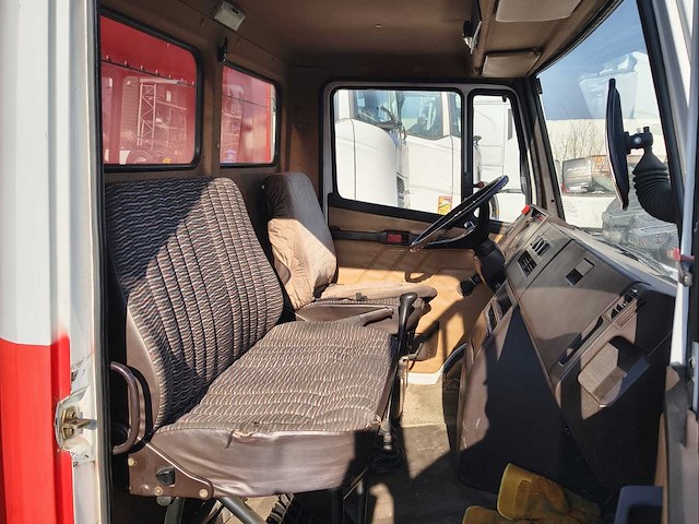 1989 mercedes 709d vrachtwagen - afbeelding 27 van  27