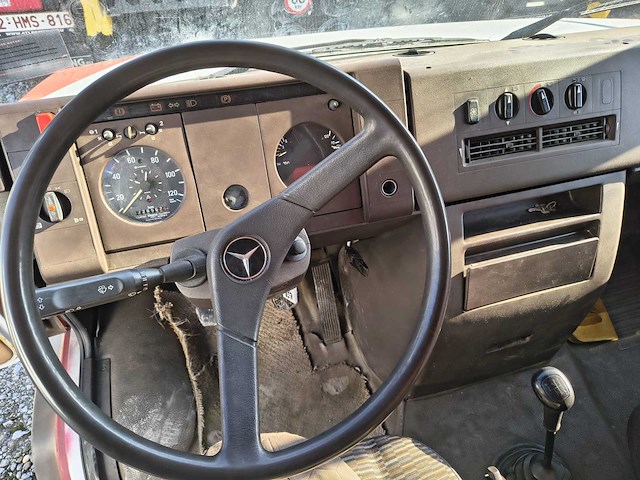 1989 mercedes 709d vrachtwagen - afbeelding 19 van  27