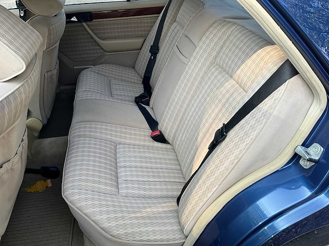 1989 mercedes-benz w124 e230 oldtimer - afbeelding 39 van  82