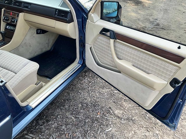 1989 mercedes-benz w124 e230 oldtimer - afbeelding 51 van  82