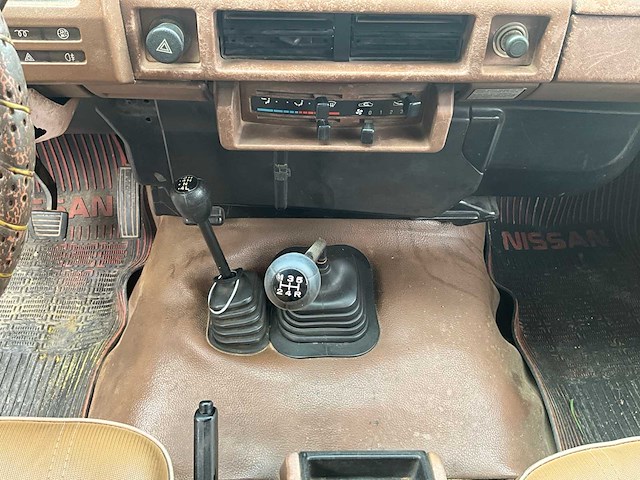 1989 nissan patrol 3.3 6 cilinder - afbeelding 15 van  65