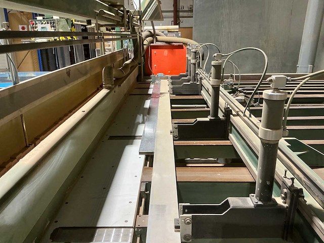 1989 s.85.e2. platen opdeelzaagmachine - afbeelding 3 van  15