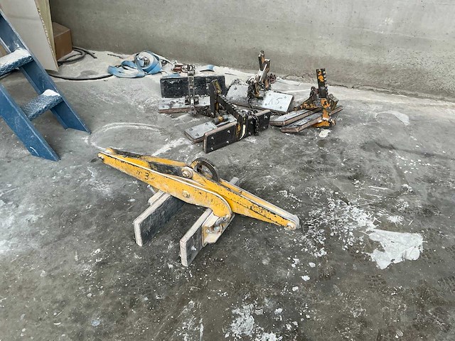 1989 tigrip hijsklem voor platen (3x) - afbeelding 1 van  8