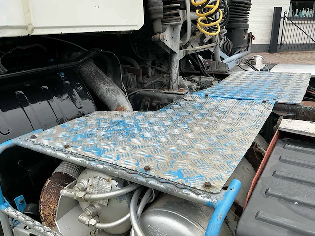 1989 volvo f10 globetrotter vrachtwagen - afbeelding 8 van  71