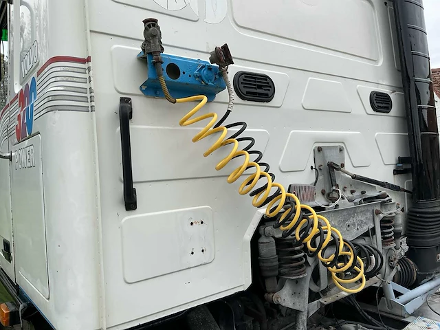1989 volvo f10 globetrotter vrachtwagen - afbeelding 10 van  71