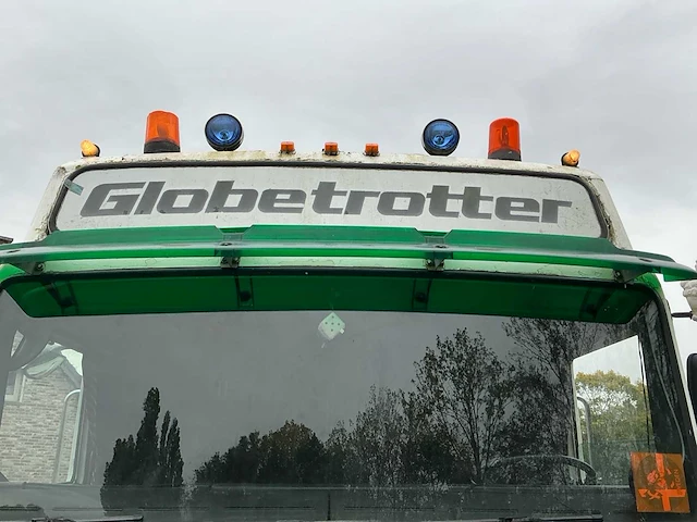 1989 volvo f10 globetrotter vrachtwagen - afbeelding 48 van  71