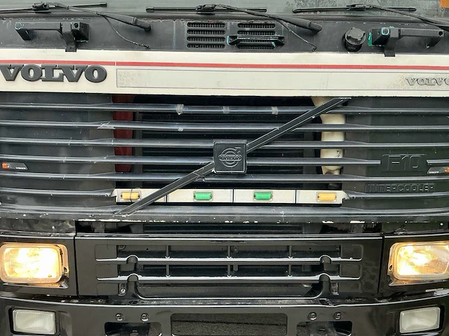 1989 volvo f10 globetrotter vrachtwagen - afbeelding 50 van  71