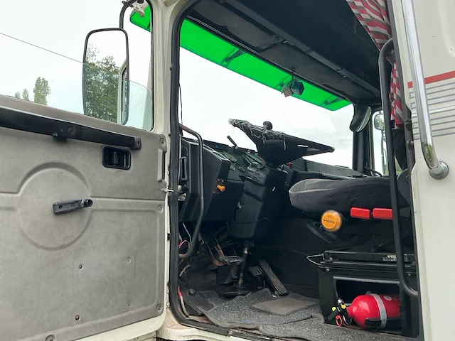 1989 volvo f10 globetrotter vrachtwagen - afbeelding 64 van  71