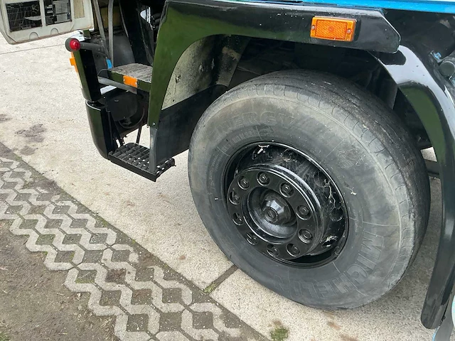 1989 volvo f10 globetrotter vrachtwagen - afbeelding 24 van  71